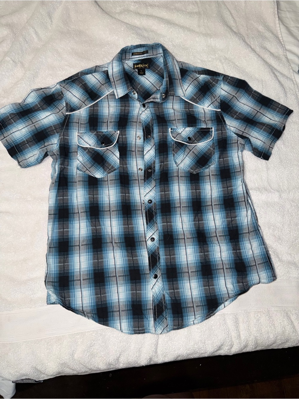 Helix Men’s Light Blue and Black Plaid Short-Sleeve Button-Up Shirt